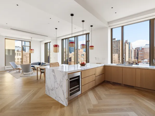 500 West 25th Street image 6 of 16