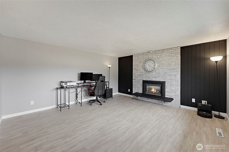 3rd image of 11033 Kuhlman Road SE