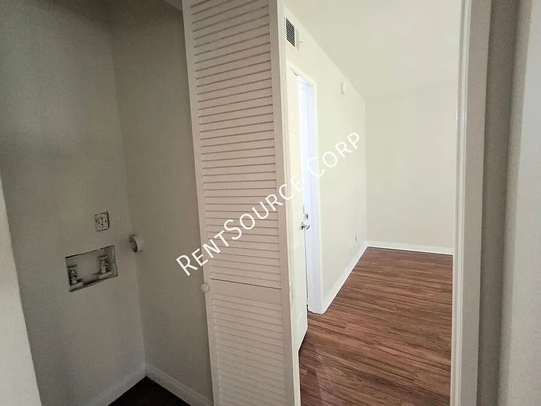 5525 Canoga Ave #123 — Photo 17