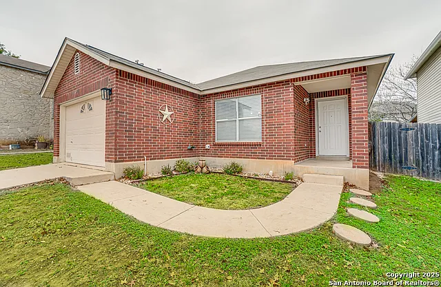 3 bed, 2.0 bath, 1386 sqft, $1,645 — Photo 2
