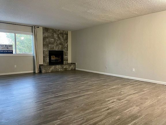 3rd image of 221 N Race St APT B