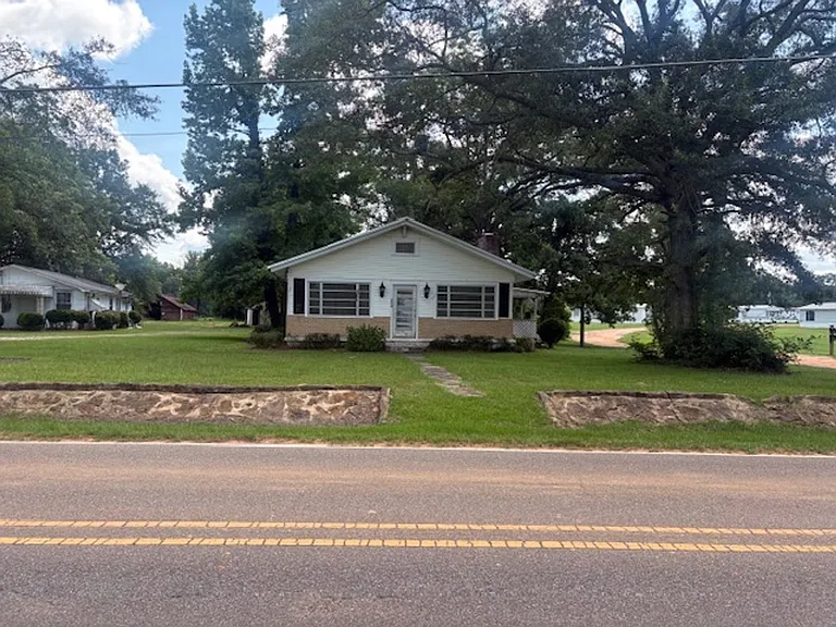 3774 Old 8th Street Rd N — Photo 1