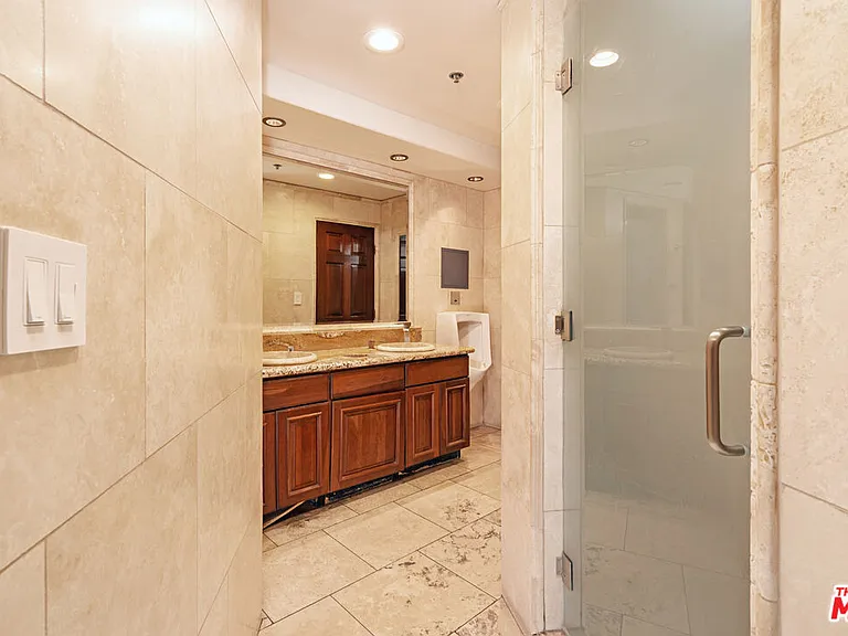 1440 Veteran Ave #328 — Photo 35