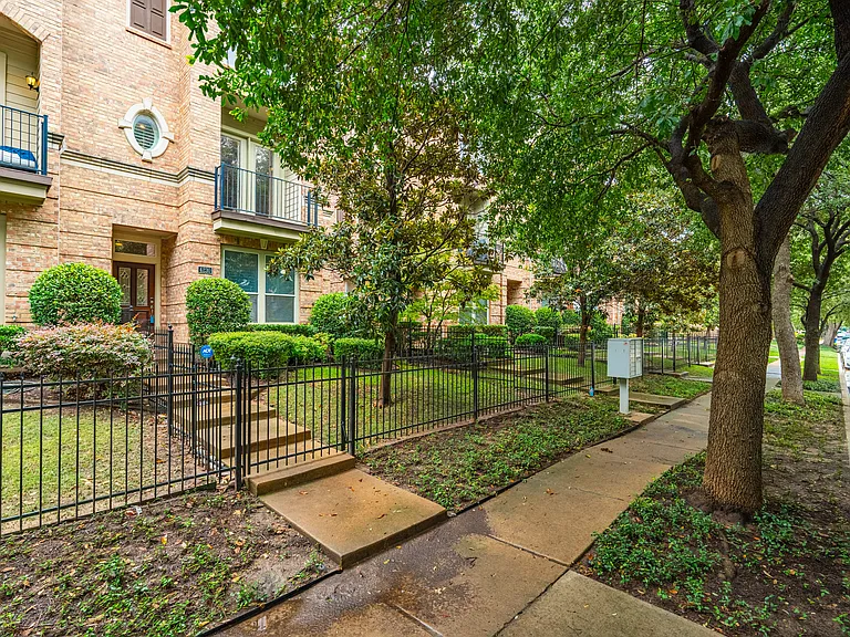 4230 Holland Ave — Photo 4