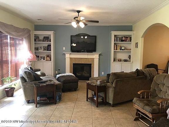 4th image of 8063 Heatherstone Dr