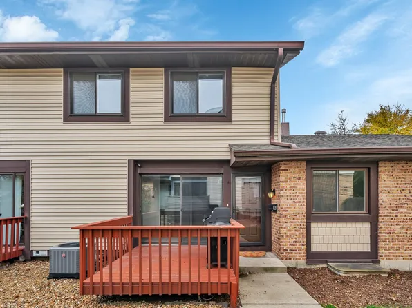 8326 Portsmouth Dr Unit B, Darien, IL 60561