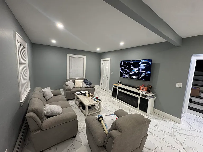 225 E 19th St #2 — Photo 3