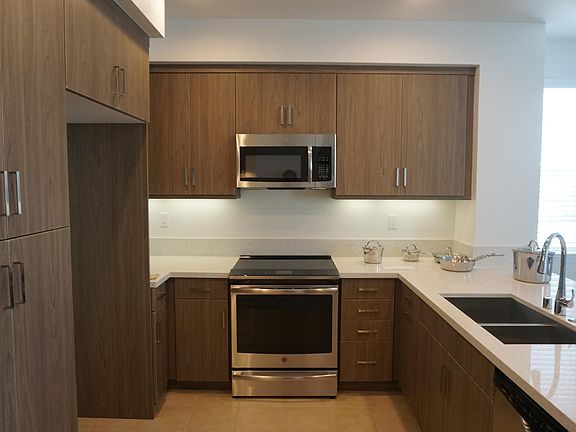 2nd image of 2837 Lily Ln