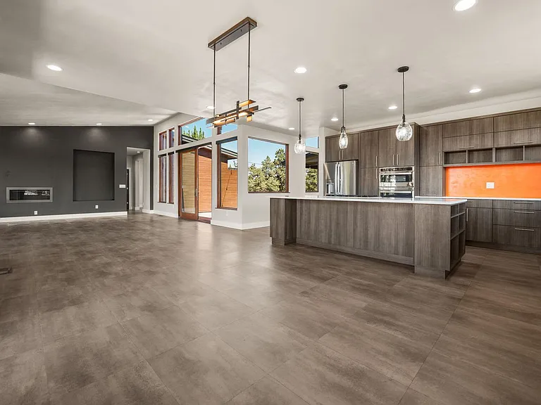 64144 Pioneer Loop — Photo 19