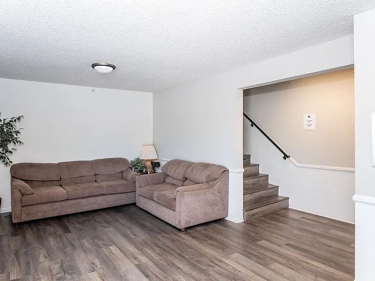 404 E Birch St — Photo 33
