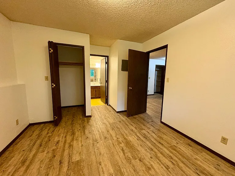 4953 Dartmouth Dr — Photo 5