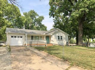 1118 NE Russell Rd, Kansas City, MO 64116