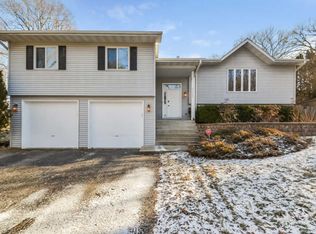 34765 N Oakside Ave, Ingleside, IL 60041