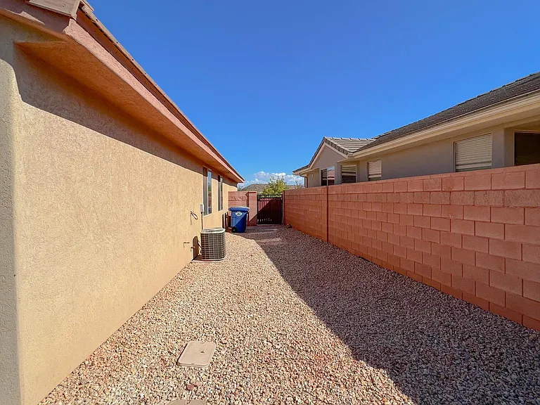1775 N Overland Trails Dr — Photo 36
