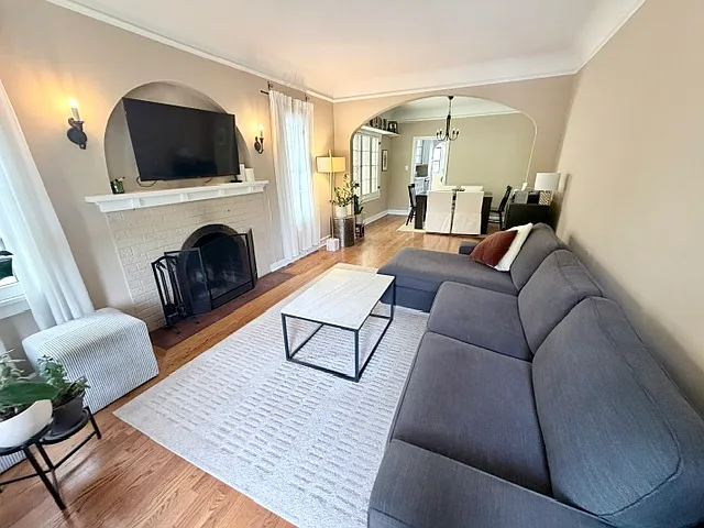 638 N Gilpin St — Photo 2