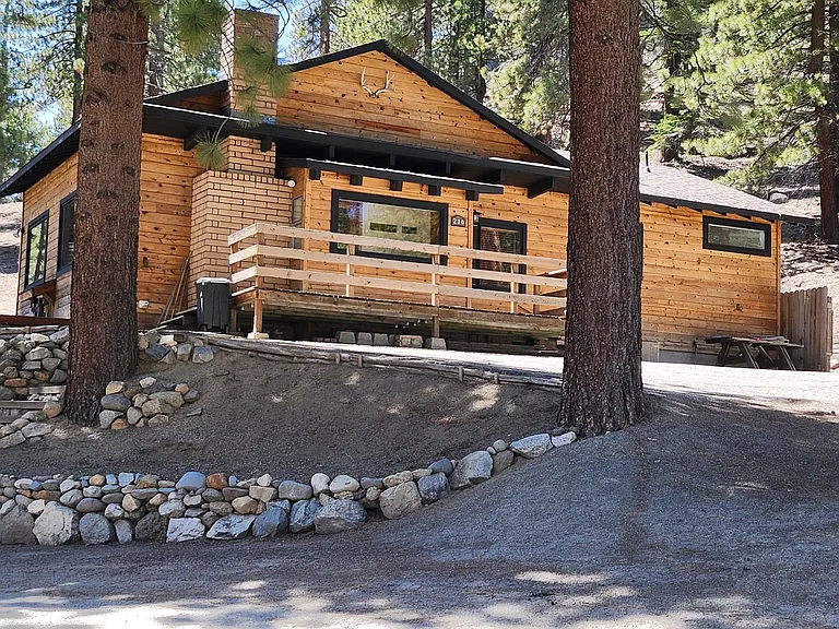 230 Logging Rd — Photo 1