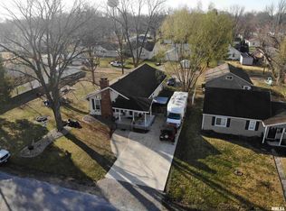 1750 Mulliken St, Carlyle, IL