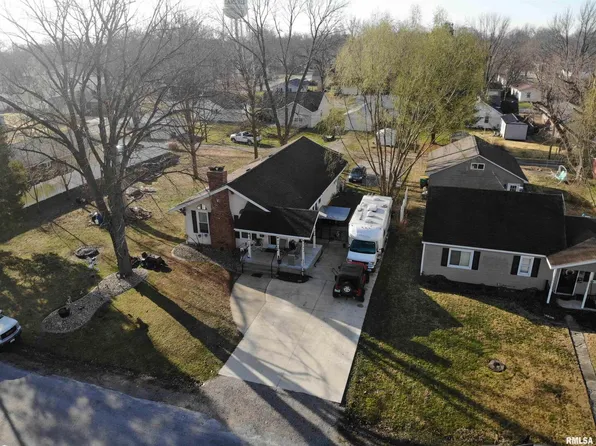 1750 Mulliken St, Carlyle, IL 62231