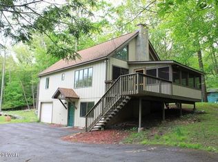 124 Highland Dr, Lakeville, PA 18438