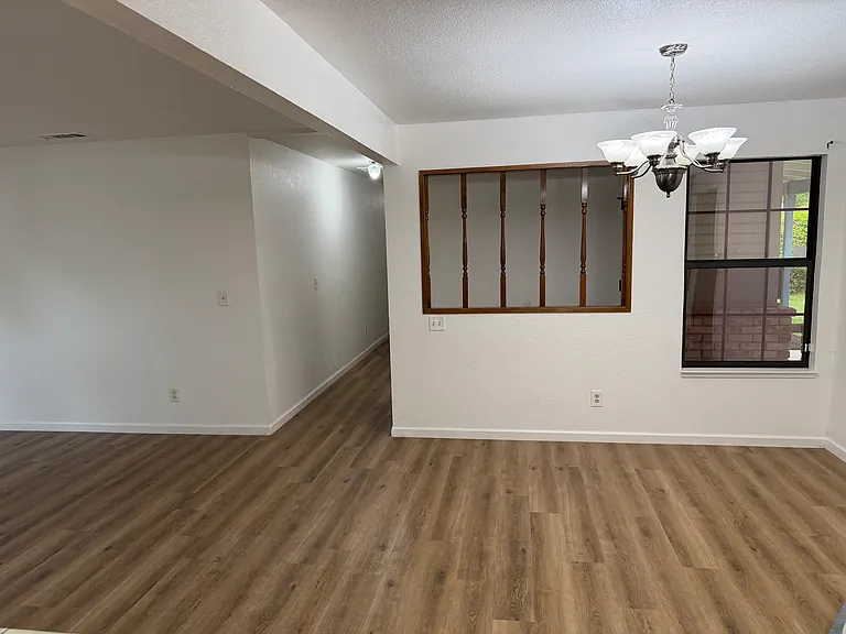 1636 Montclair Dr — Photo 10
