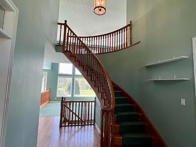 287 Clair Rd E #MAIN — Photo 3