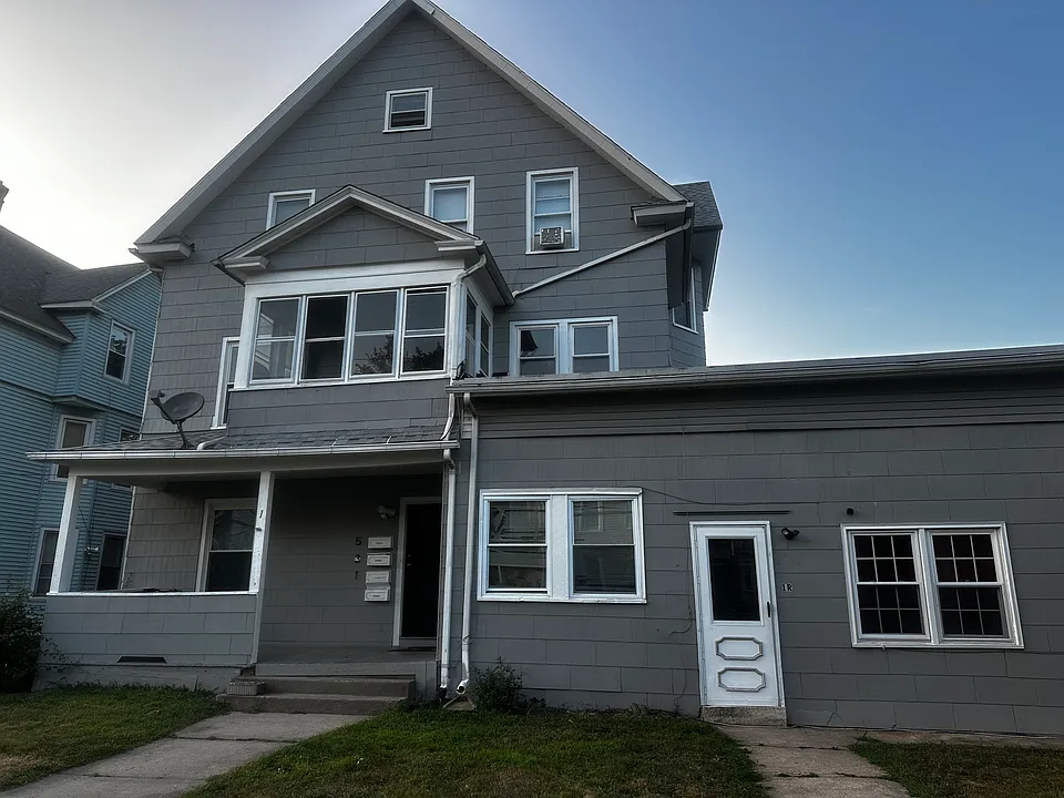 1 Wallace St #2