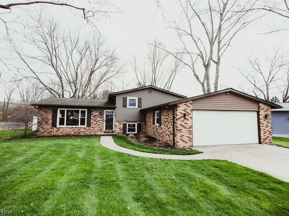 8070 Garnet Ave NE, Canton, OH 44721
