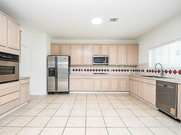 21610 Woodoak Ct — Photo 11