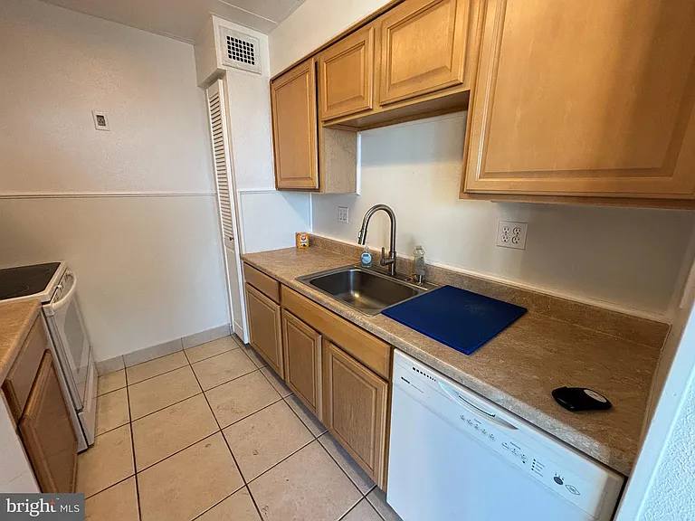 2834 Atlantic Ave #1205 — Photo 8
