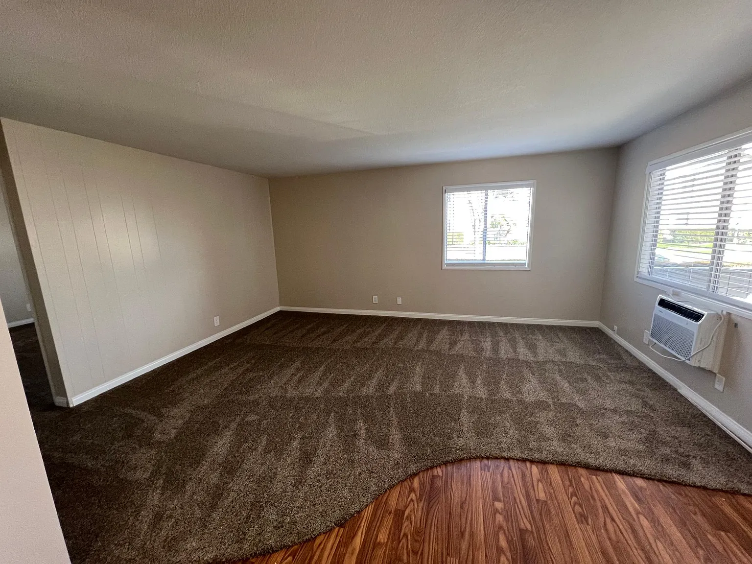2 bed, 1000 sqft, $2,500 — Photo 2