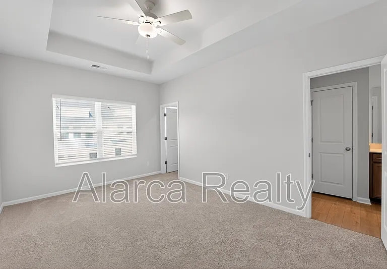 2962 Sloan Dr — Photo 7