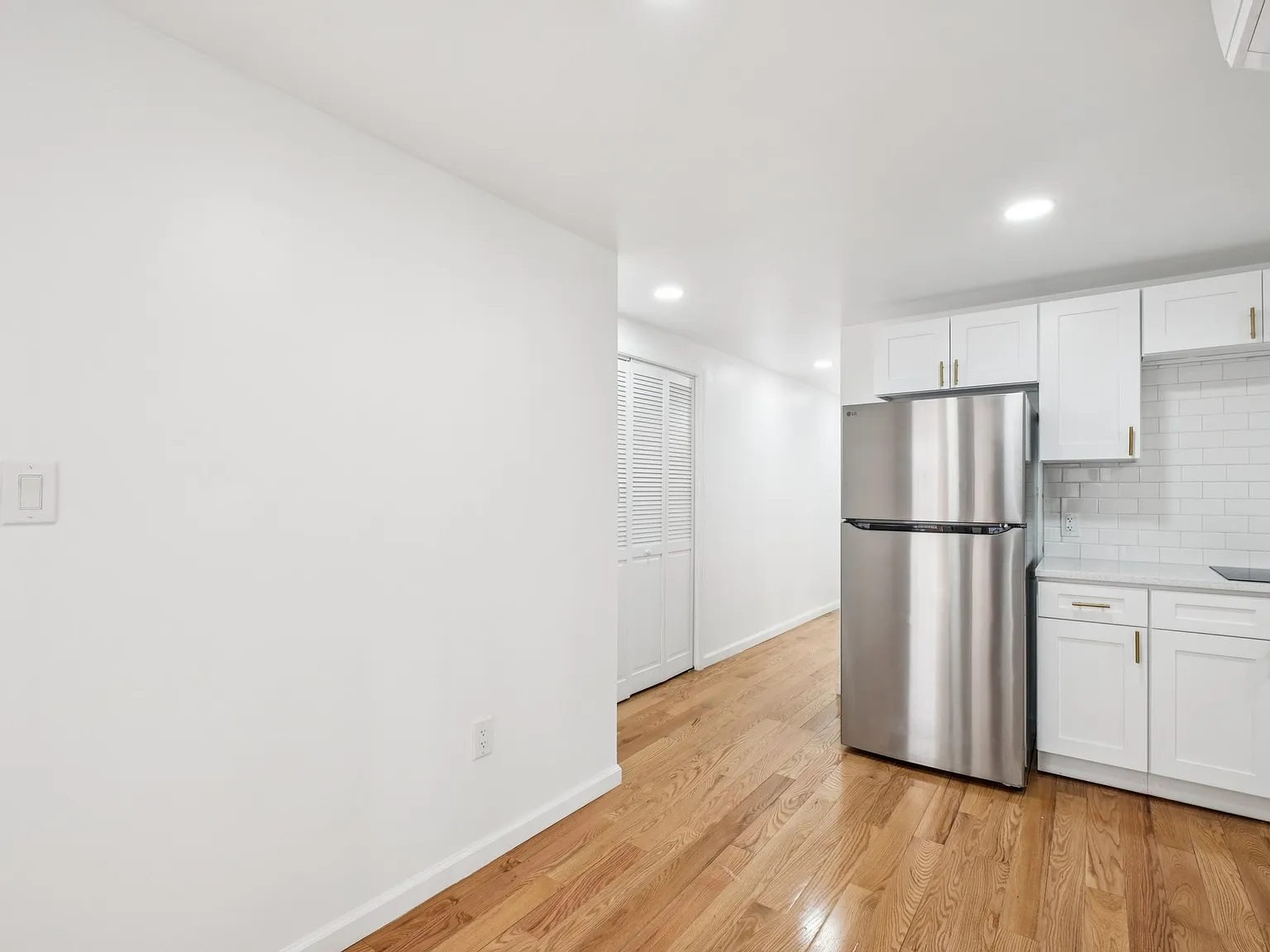5 bed, 1170 sqft, $2,750 — Photo 4