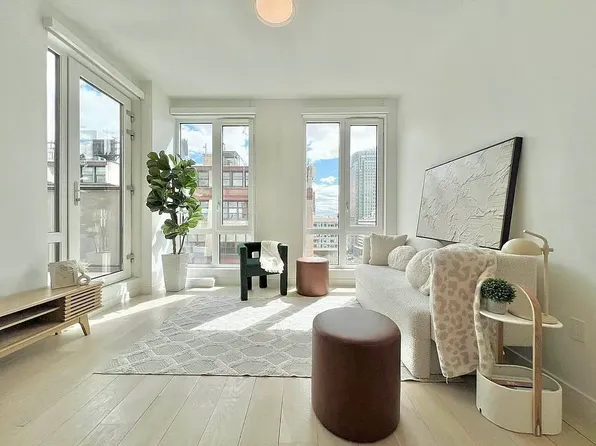 127 Concord Street image 3 of 12