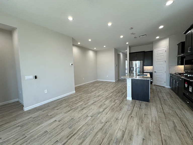 10319 W Harmony Ln — Photo 17