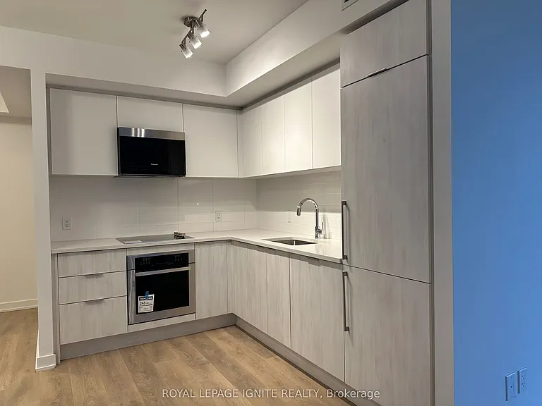 2033 Kennedy Rd #3002 — Photo 2