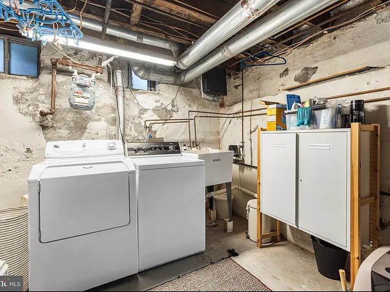 408 E Flora St — Photo 10