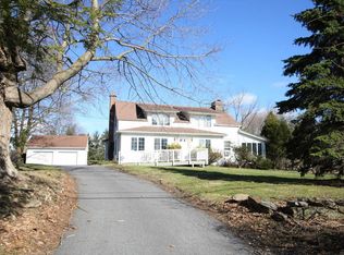 902 Old Quaker Hill Rd, Pawling, NY 12564