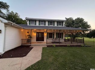 19791 Hunt Rd, Petersburg, IL 62675