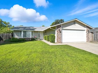 391 Woodhill Dr, Redding, CA 96003