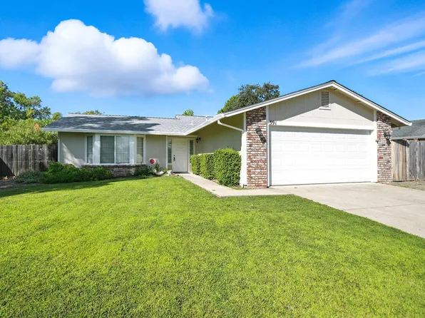391 Woodhill Dr, Redding, CA 96003