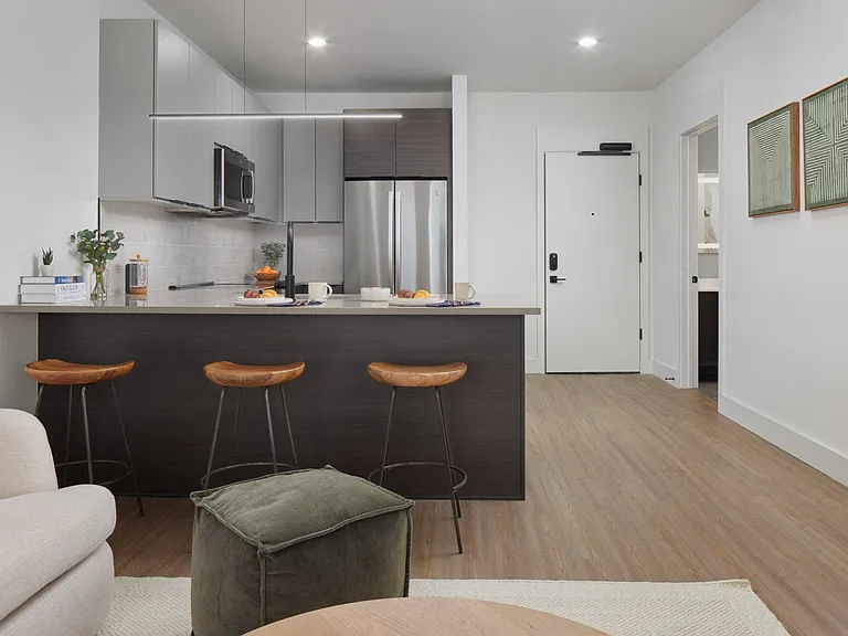 Glassworks Apartments — Photo 5