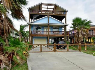 1023 S Magnolia St, Rockport, TX 78382