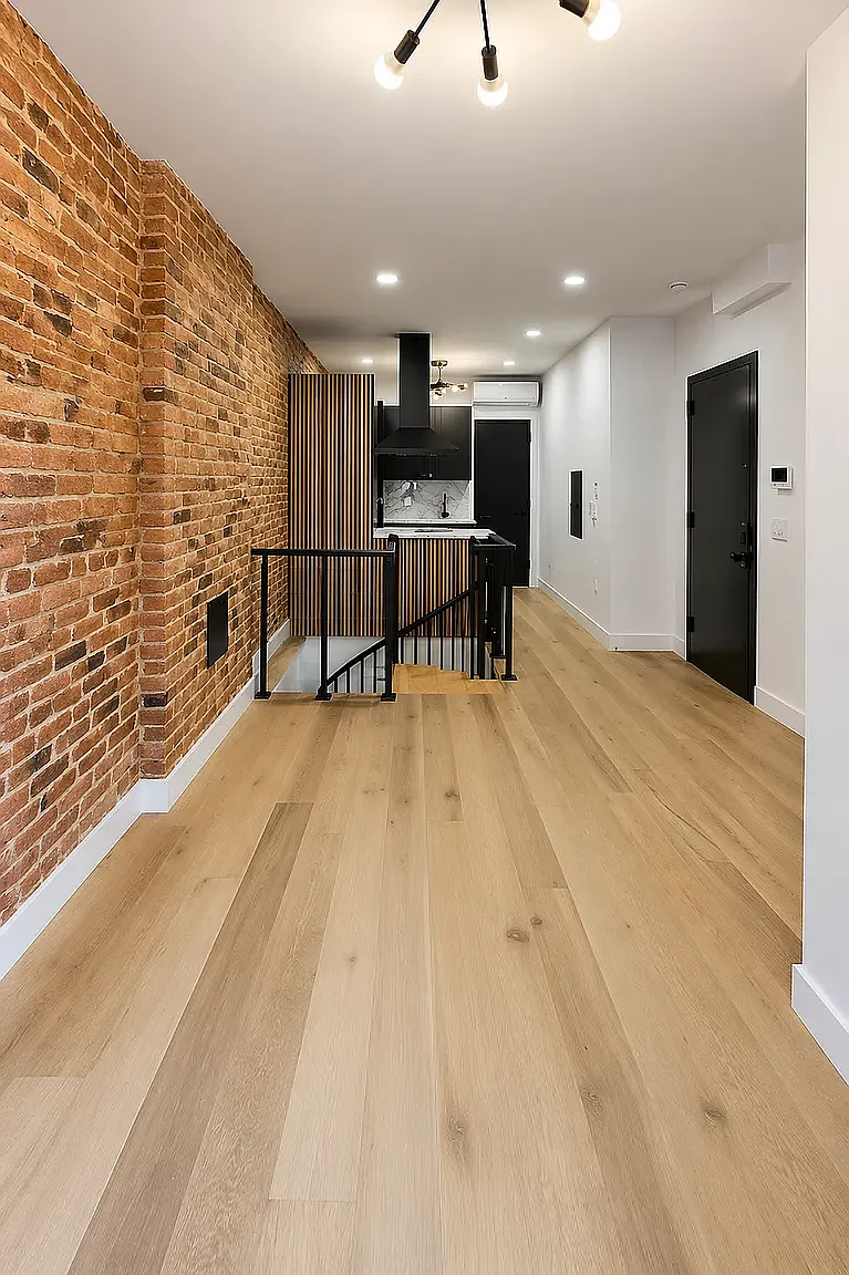 1578 De Kalb Avenue — Photo 4