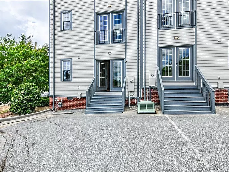 445 McAdoo Ave #445 — Photo 14