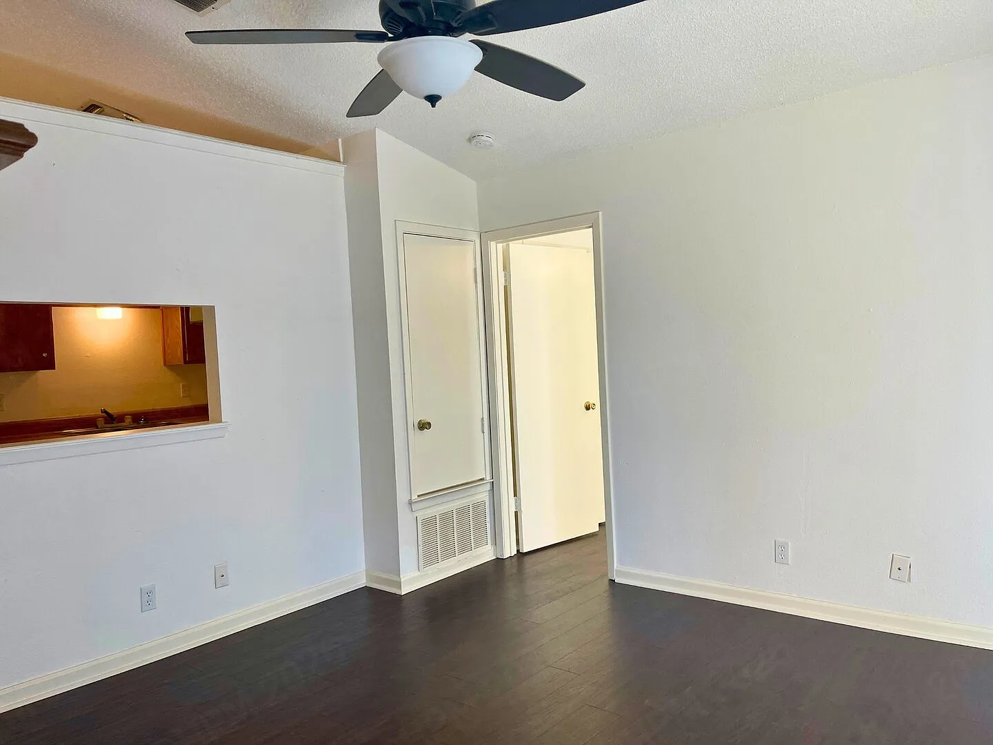 14506 Woods Hole, San Antonio, TX 78233 | Home for Rent 78233 — Photo 3