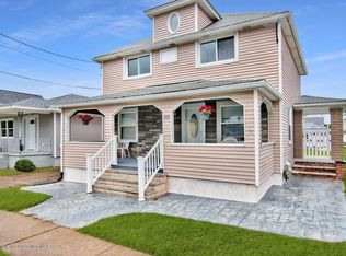 216 Elm St, Dickson City, PA 18519