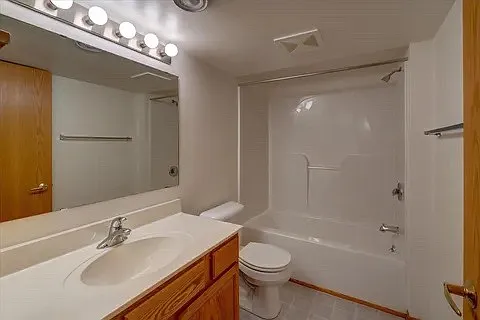 8140 Broadmoor St — Photo 23