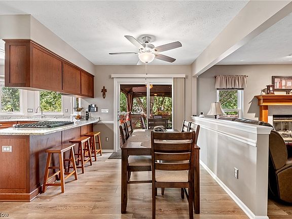 5th image of 7468 Foghorn Ln