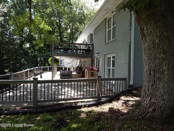 3rd image of 108 Lakeshore Dr