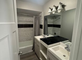 11140 S Columbus Dr APT 2N, Worth, IL
